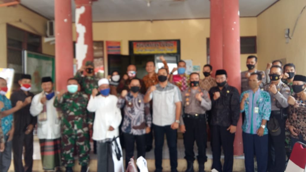 foto bersama Muspika Kecamatan Curug saat acara sertijab Kapolsek Baru AKP Edi menggantikan Iptu Shilton