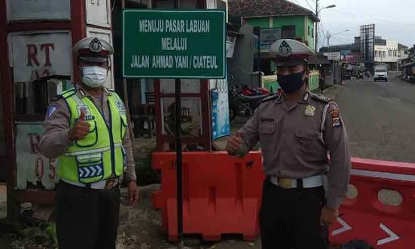 Kapolres Pandeglang Terapkan One Way Jalur Pasar Labuan