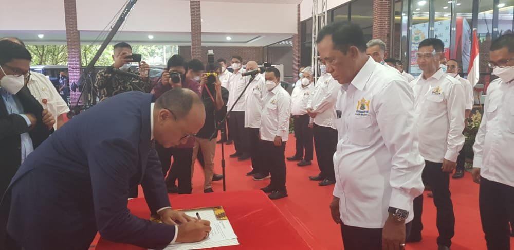 Ketua Umum Kadin Indonesia Resmi Melantik H Mulyadi Jaya Baya sebagai Ketua Kadin Banten 2020-2025