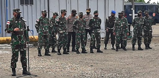 Danrem 174 Merauke Pimpin Gelar Apel Gabungan Pengamanan Kunjungan Kerja Panglima TNI dan Kapolri di Timika