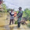 Terdampak Banjir, Kampung Yowong Terima Bantuan Sembako dari Satgas 413 Kostrad