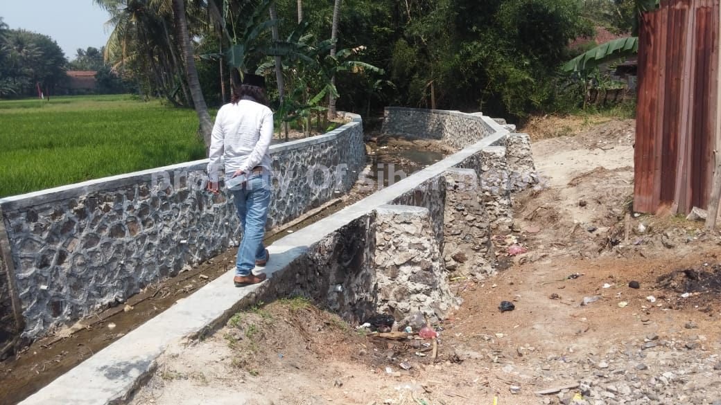 proyek drainase-saluran-air-sungai-Ciliut-di-Kelurahan-Samangraya