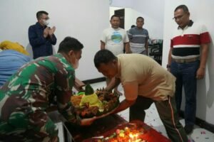 Danrem Bersama Rombongan Berikan Kejutan Pada Kasrem 064/MY