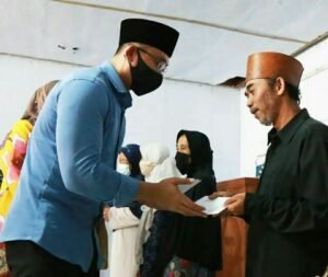 Bagikan Zakat ASN ke Marbot & Guru Ngaji, Wagub Banten: Rp 500 Ribu Per Orang, Jangan Ada Potongan