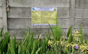 Setelah 2 pekan papan proyek dipasang, karena di kontrol oleh media. 